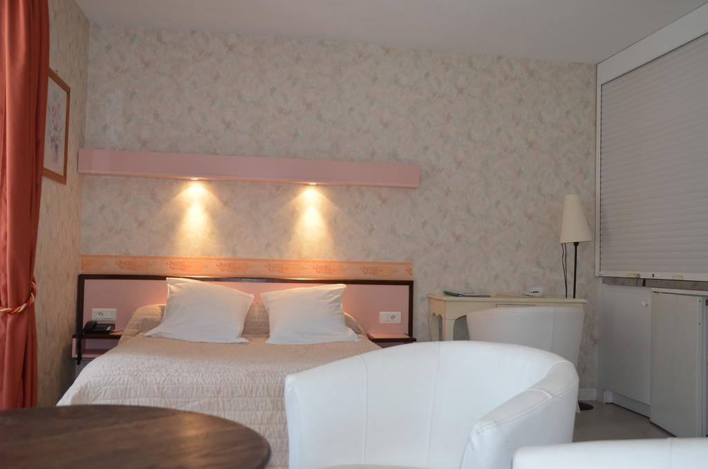 Logis Auberge De L'Allagnonette Saint-Poncy Экстерьер фото