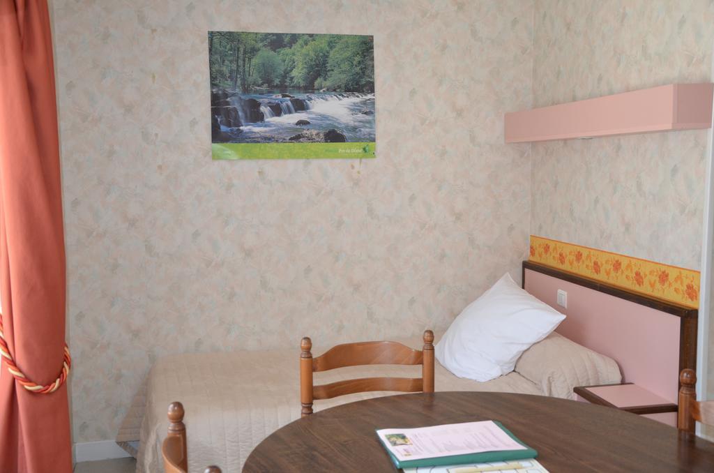 Logis Auberge De L'Allagnonette Saint-Poncy Экстерьер фото